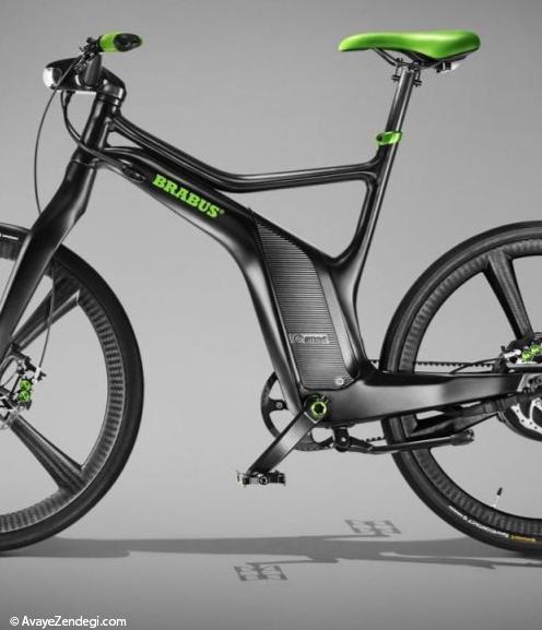  خلبانان پیکان نقره ای سوار بر دوچرخه اسمارت ebike 