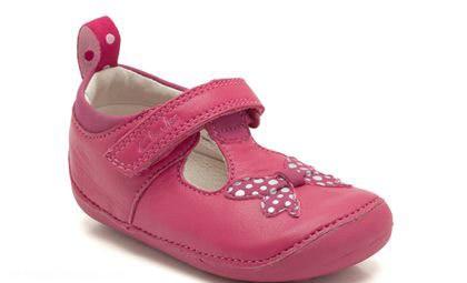 کفش‌های نوزادی کلارک در طرح‌های مختلف 