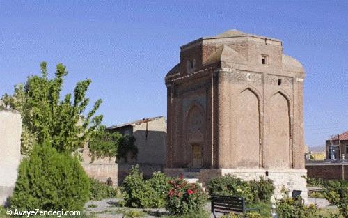  یادمان سرخ سلجوقی ها در مراغه 