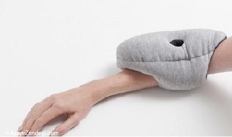بالشتک Ostrich بازوهای شما را برای خواب کوتاه نرم می کند 