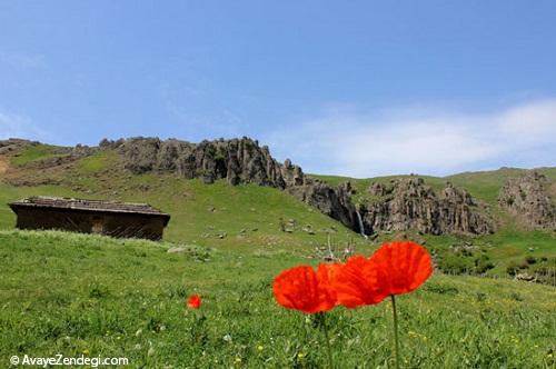 بهشت سرخ کجاست؟