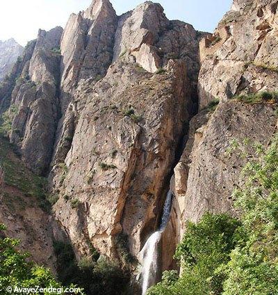  آبشار شاهاندشت؛ آمیزه‎ای از تاریخ و هیجان 