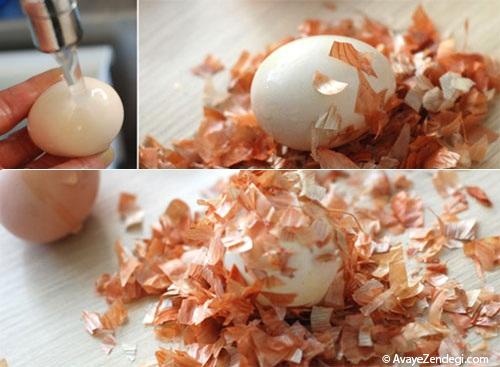 رنگ کردن تخم مرغ با پوست پیاز! 