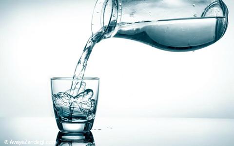چرا باید هر روز صبح بعد از بیدار شدن از خواب آب بنوشید؟