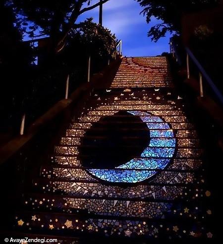 درخشش پله های سانفرانسسیکو زیر نور ماه